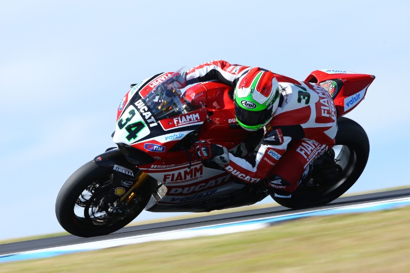 杜卡迪车手 Giugliano 刷新 WSBK 测试赛车速记录!