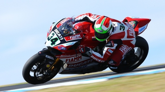 杜卡迪车手 Giugliano 刷新 WSBK 测试赛车速记录!