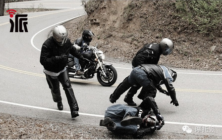 摩托车压弯骑行10大远离事故的忠告