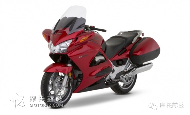 本田ST1300: 高度舒适旅行摩托车