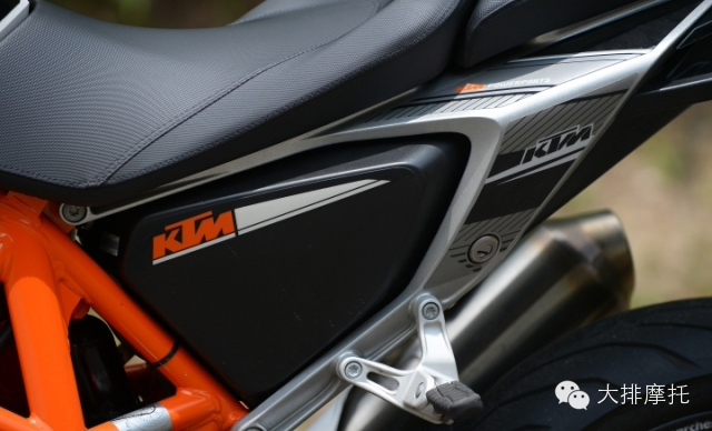 耀眼;大单缸怪兽KTM Duke690