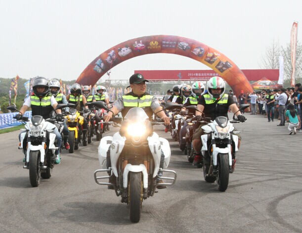 临沂“超跑”赛道体验日，Benelli引领全场秀激情！