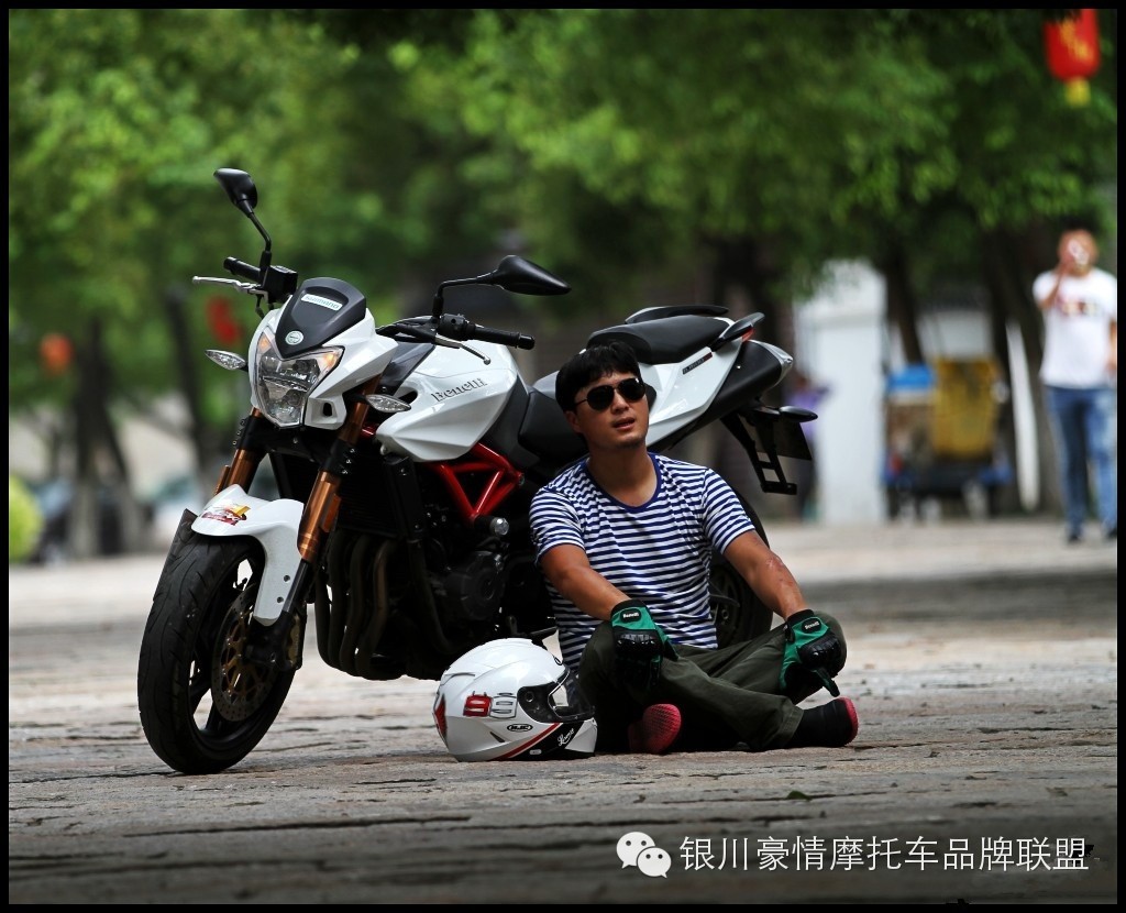 最勇敢的男人才配骑摩托车勇敢
