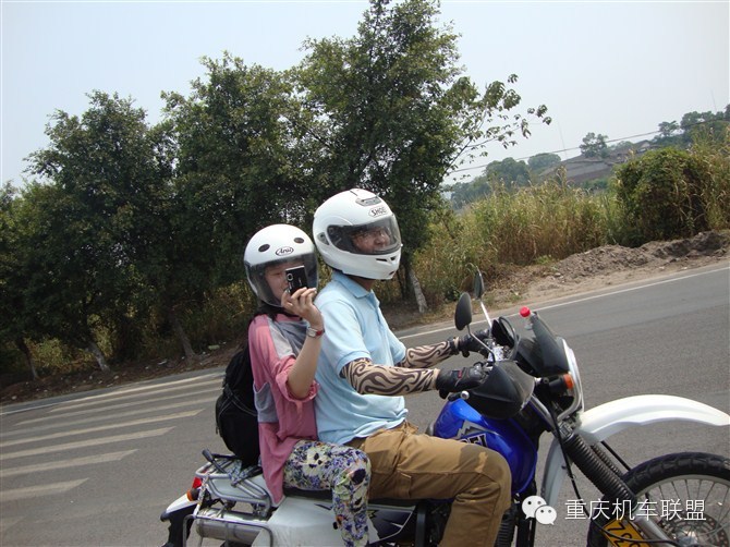摩友心中的梦想是，骑着摩托载着美女去向远方