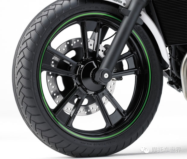 2015 KAWASAKI VULCAN S 入门级街车化美式巡航车