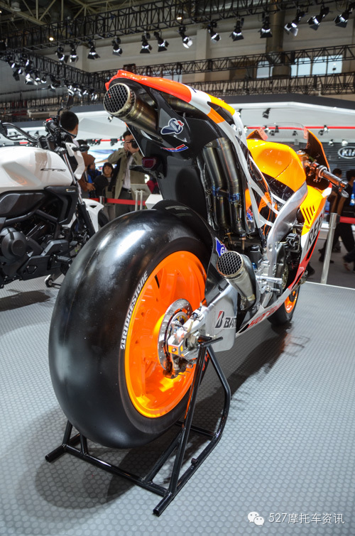本田将推出MotoGP赛车RC213V的街道版？
