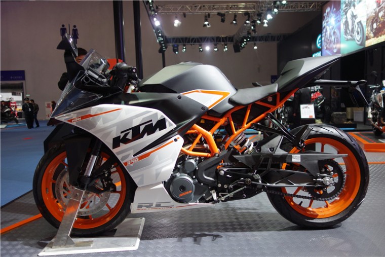 必须 继续 纯粹—KTM摩托车 RC390发布！