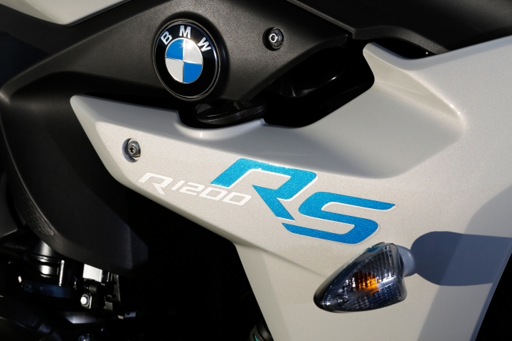 跑旅｜宝马摩托车R1200RS风格新定义