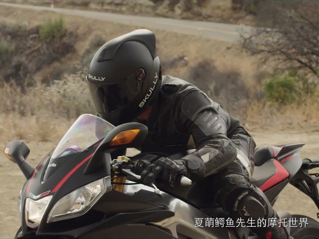  钢铁侠一样屌的抬头显示摩托车头盔