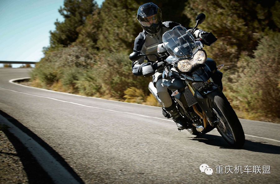 拉力摩托车不只是宝马，中量级老虎 凯旋摩托车Tiger 800介绍