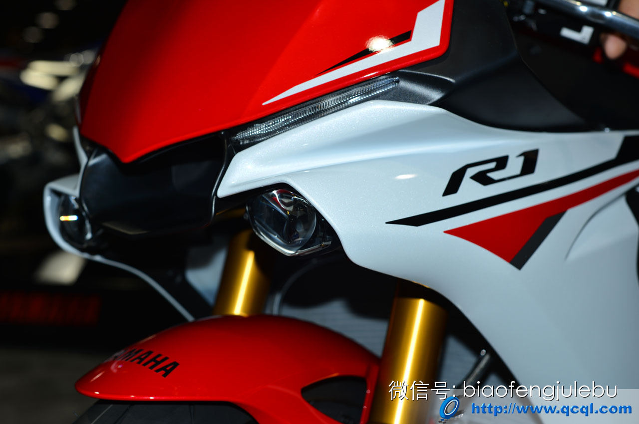 雅马哈摩托车 2015’ YZF-R1、R1M 的近距离特写