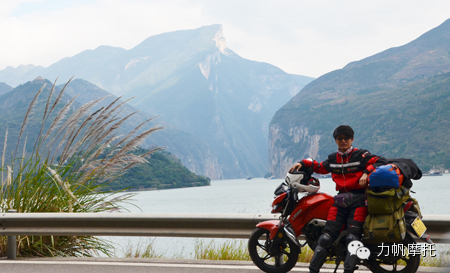 任性之旅，“一只枫洋”的摩友叛逆后独自骑着摩托车去西藏