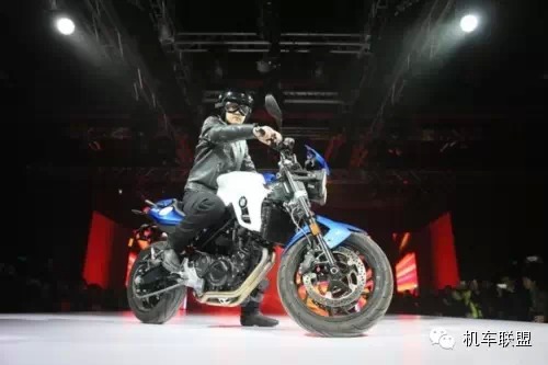 宝马摩托车F800R国内正式发布 售价10.95万