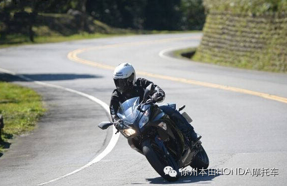 新大洲本田摩托车CBR300R 单缸一样精彩！