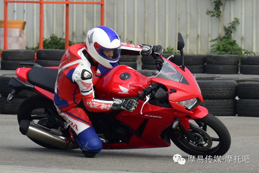 本田摩托车CBR300R赛道试驾--