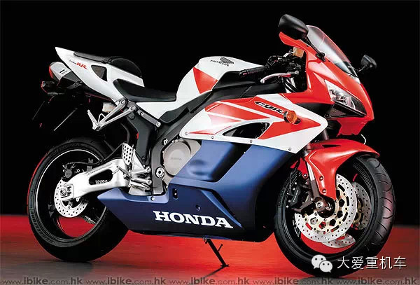 本田摩托车 CBR1000RR 04款初代到14款超详细介绍，不敢直视！
