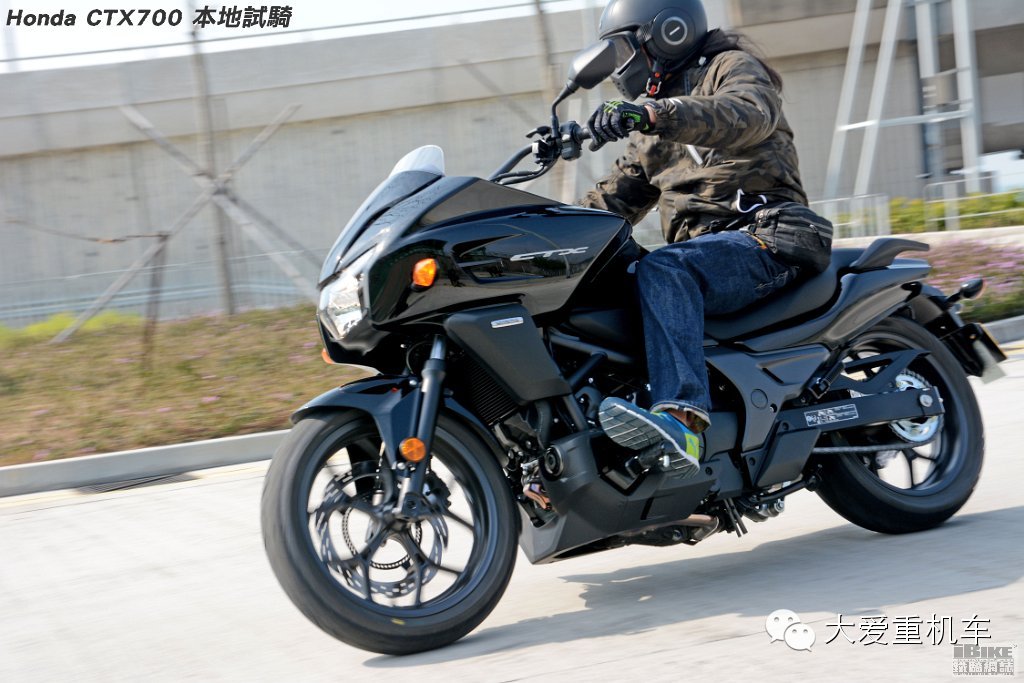 2015款 本田摩托车 CTX700 被阉割了的V4有木有？