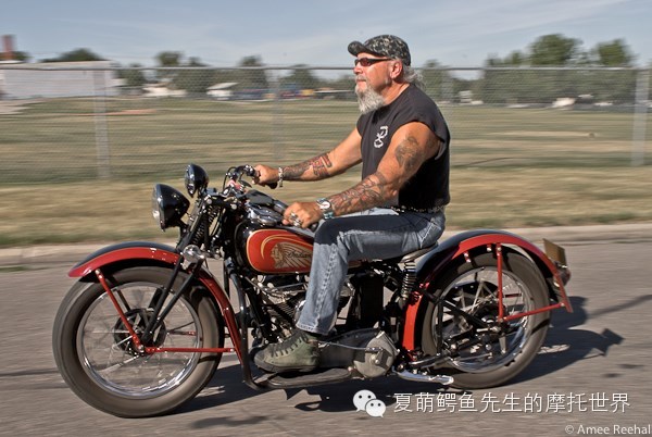 2015款印第安摩托车Scout：哈雷戴维森宿命之敌的全面回归