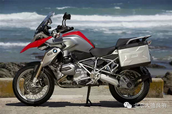 宝马摩托车的新派Beemer——翻开新的冒险之旅