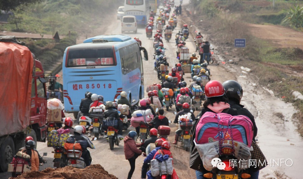 看图：就知道摩托返乡，是一条多么艰辛的回家路