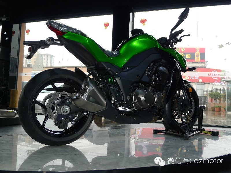 2015款 Z1000 abs  版 川崎4s店内实拍