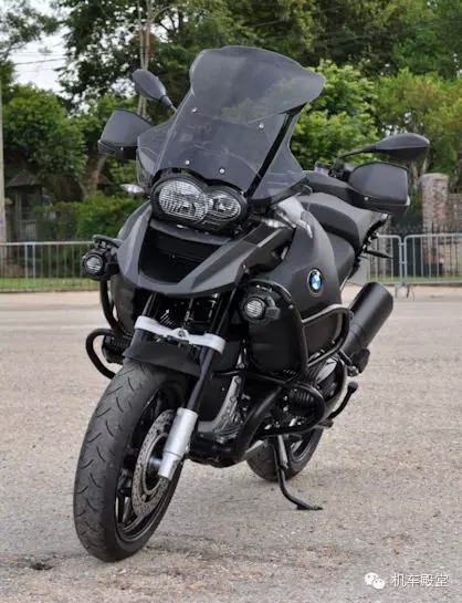宝马摩托车 R1200gs Adventure黑色元素