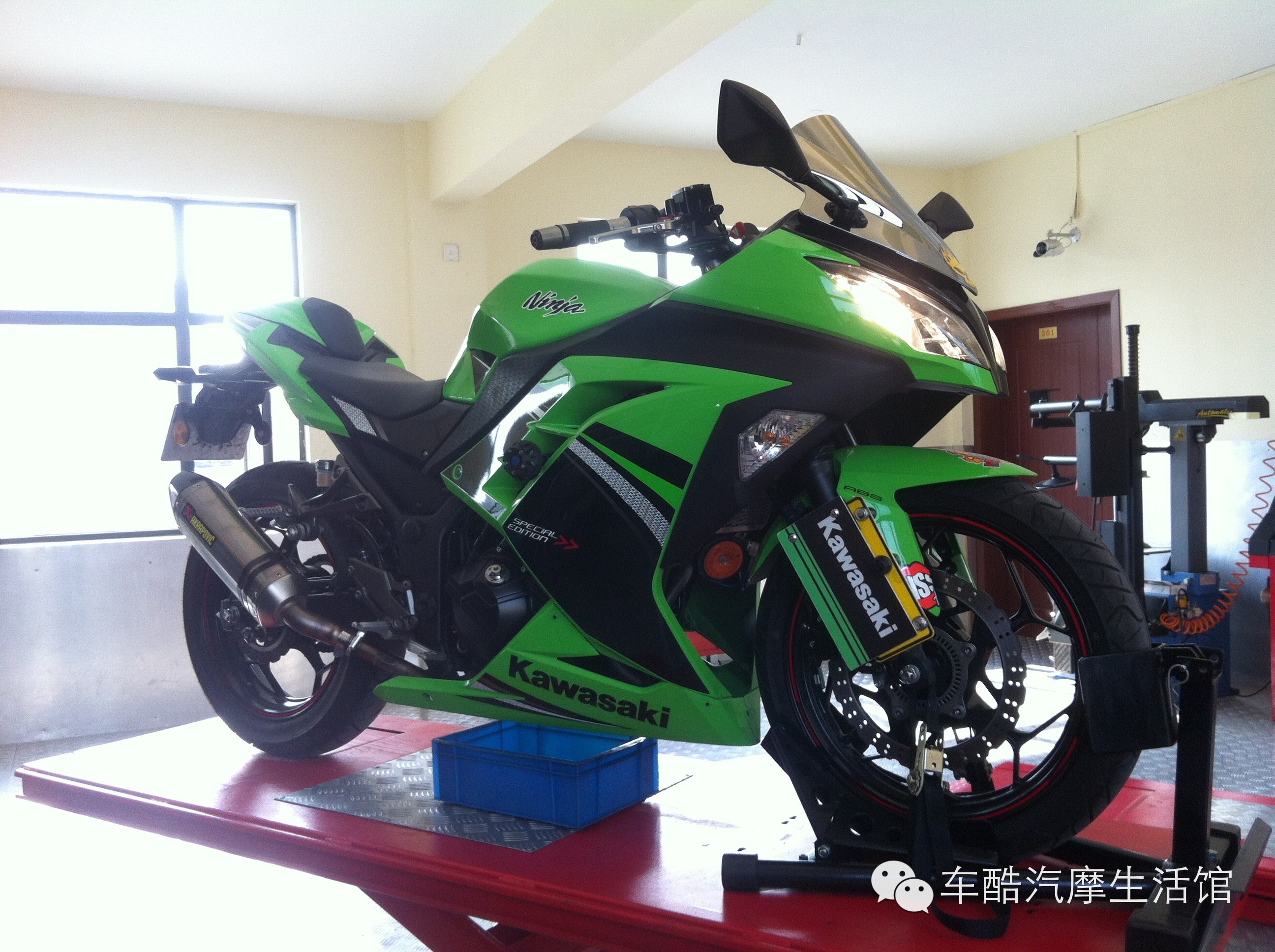川崎摩托车Ninja 250 ABS定期检查保养图解