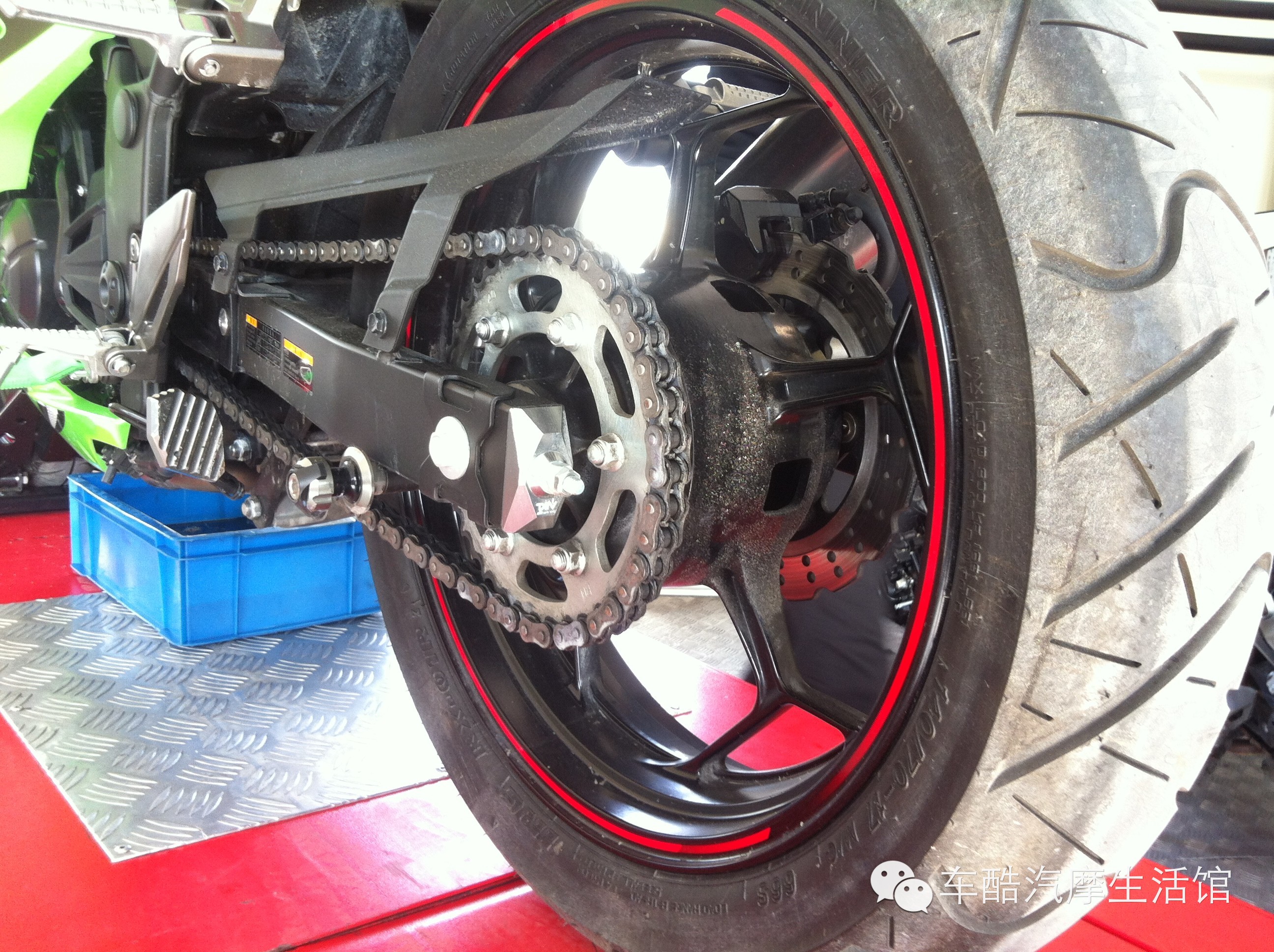 川崎摩托车Ninja 250 ABS定期检查保养图解