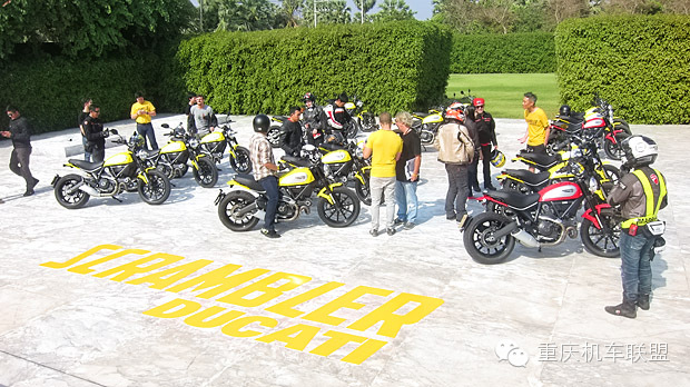 泰国试驾2015凯旋 DUCATI SCRAMBLER强劲低扭复古车