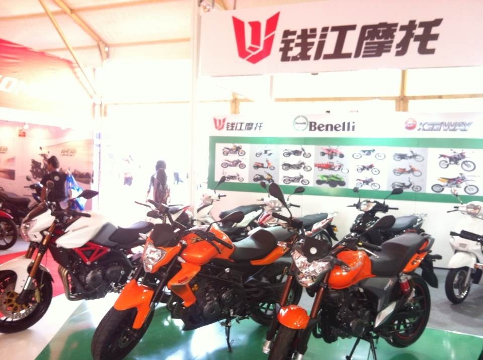 2014年度中国摩托车十大车型之力帆摩托车蓝宝龙300走出国门