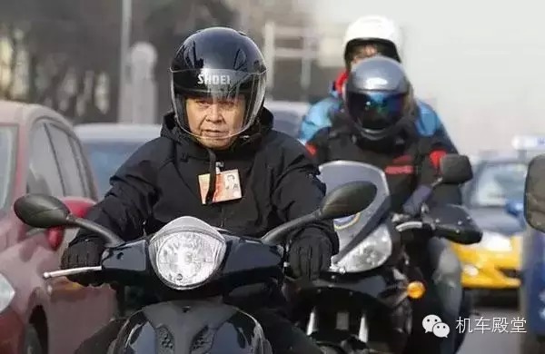 左委员骑车进京了，“禁限摩”问题解决了吗？