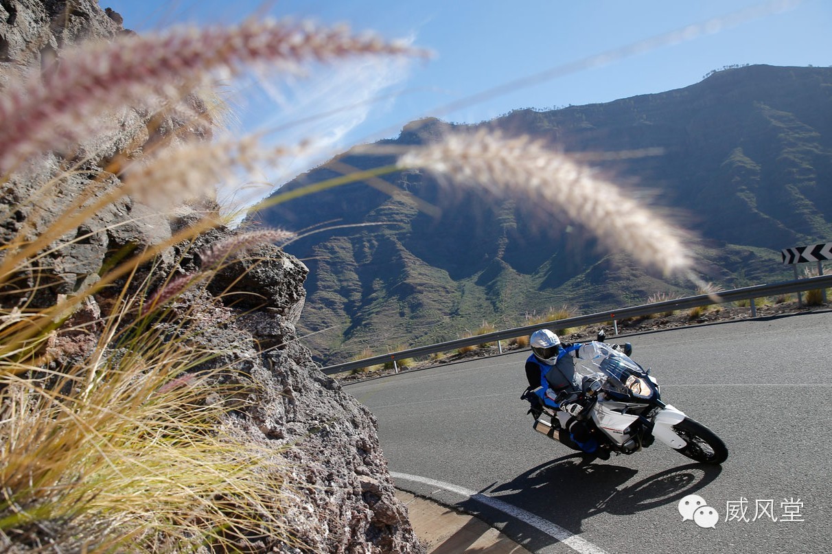 冒险王：海外测试2015 KTM 摩托车1290 Super ADV