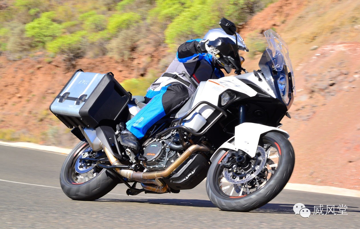 冒险王：海外测试2015 KTM 摩托车1290 Super ADV