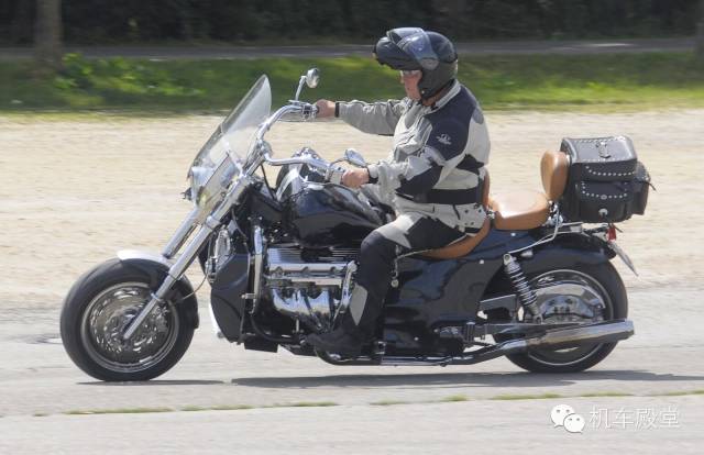 重型摩托车中旗舰车型肌肉巡航：美国Boss Hoss