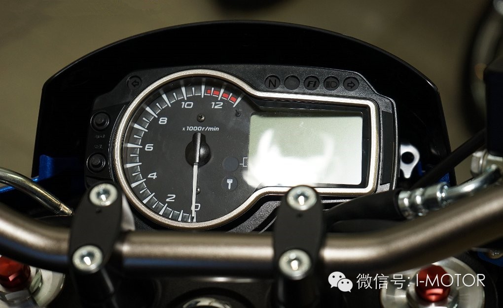 大排丨 澎湃动感：土豪金味道更浓厚的2015 铃木 GSR 750摩托车
