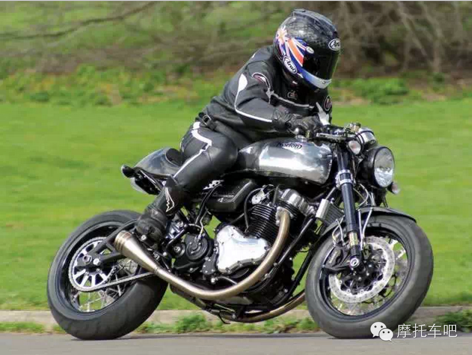 赛道古董：2015 诺顿 Dominator SS摩托车