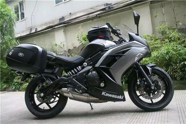 休闲旅游的利器---川崎Ninja650摩托车