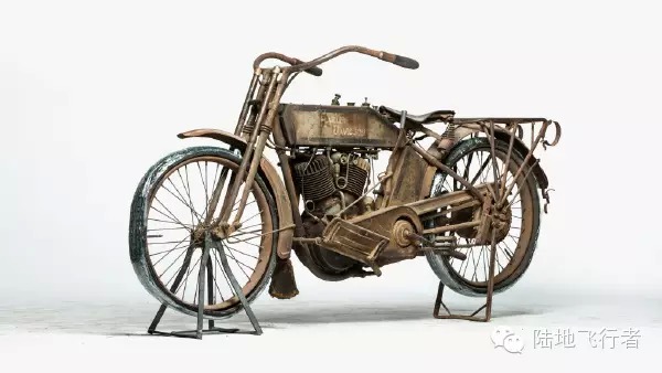 90岁老伯伯要卖收藏了几十年的极品摩托车，喜欢收藏不一定要有钱