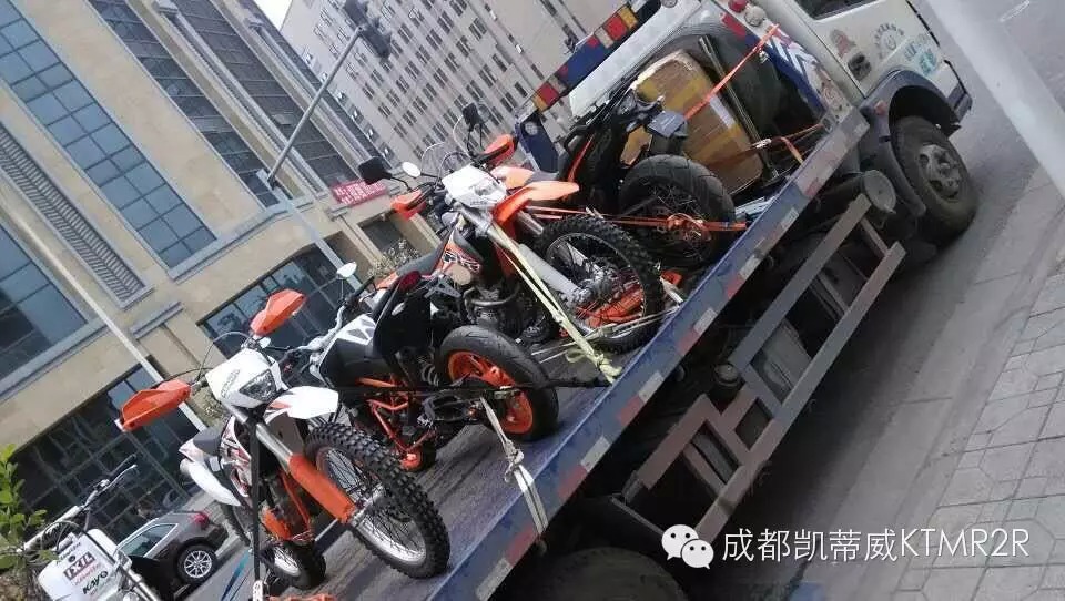 飞跃高台——KTM绵阳越野摩托车表演赛现场直击