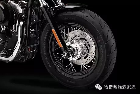 哈雷 Forty-Eight®摩托车是一辆出类拔萃的两轮摩托车！详解