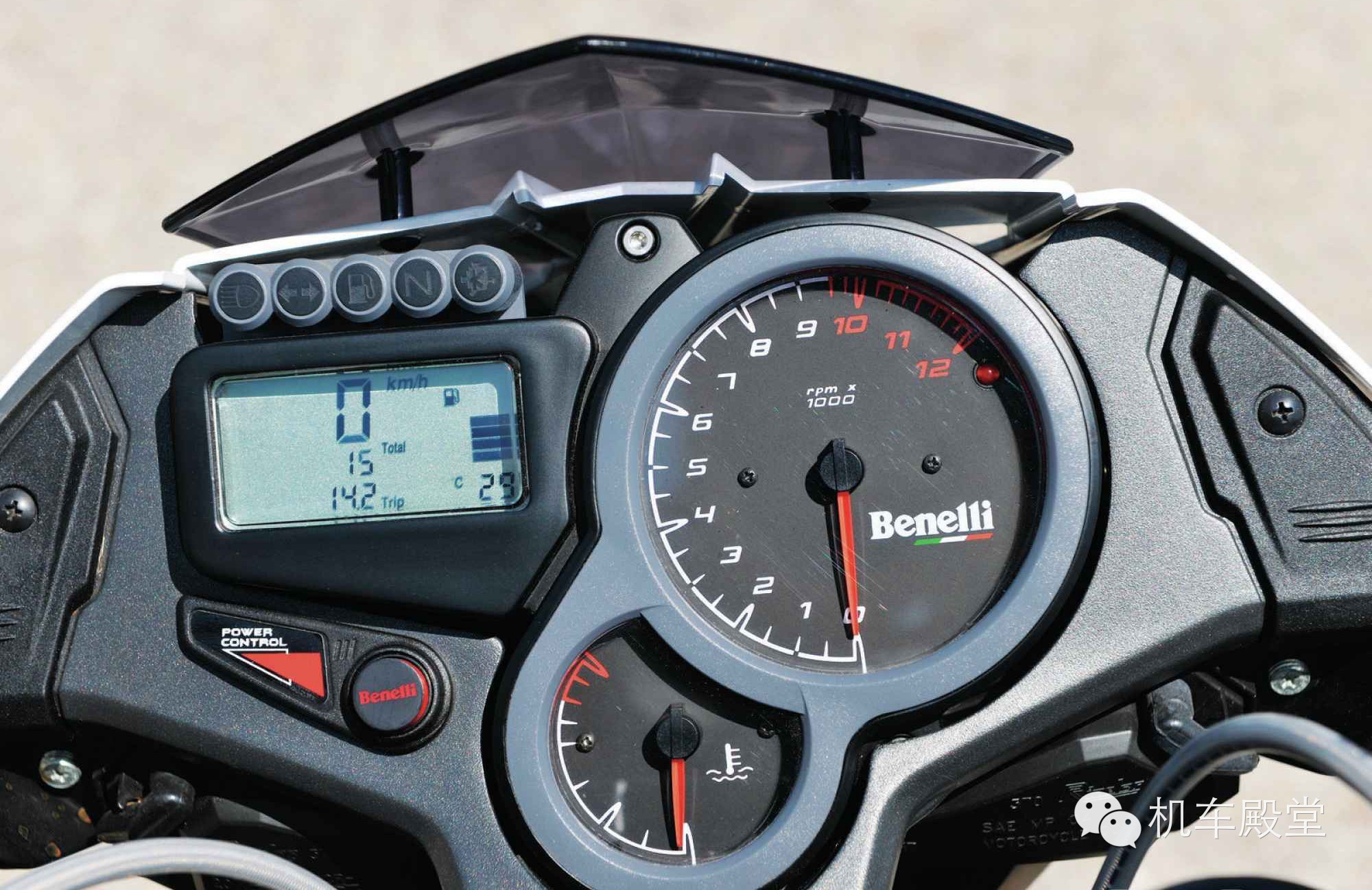 贝纳利的 TNT R160摩托车，它就是街车霸主的暴力龙卷风