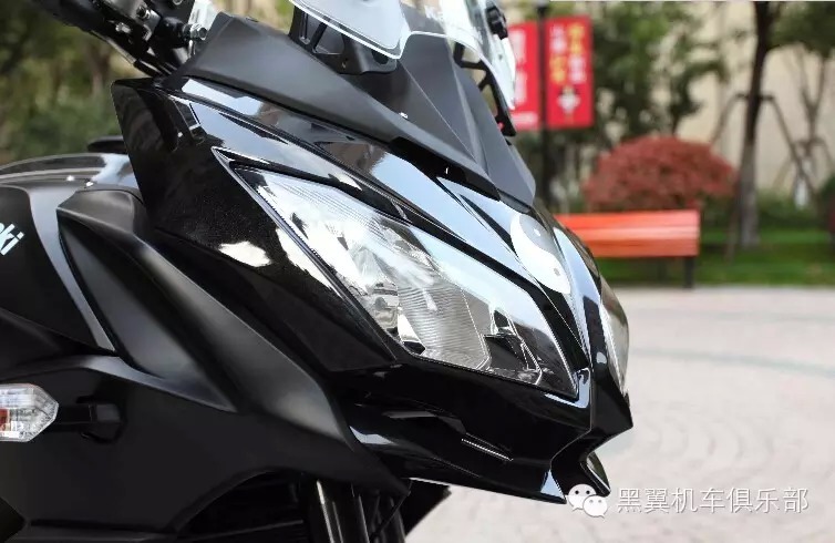 先睹为快--- 2015 川崎Versys650摩托车静态作业