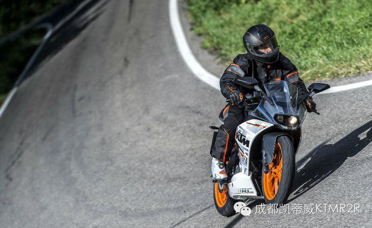 2015年最激动人心的“小钢炮”跑车RC 390摩托车详细评测！