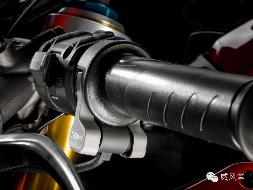 最猛能量：2015 杜卡迪1299 Panigale S摩托车爆发耀眼的光芒？