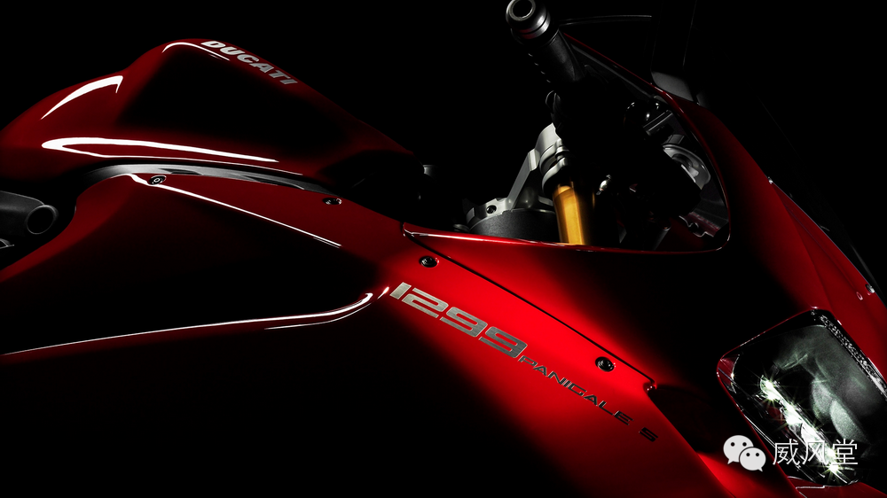 最猛能量：2015 杜卡迪1299 Panigale S摩托车爆发耀眼的光芒？