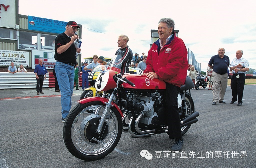  6届GP和TT冠军得主Geoff Duke摩托车赛车界的第一位超级明星辞世