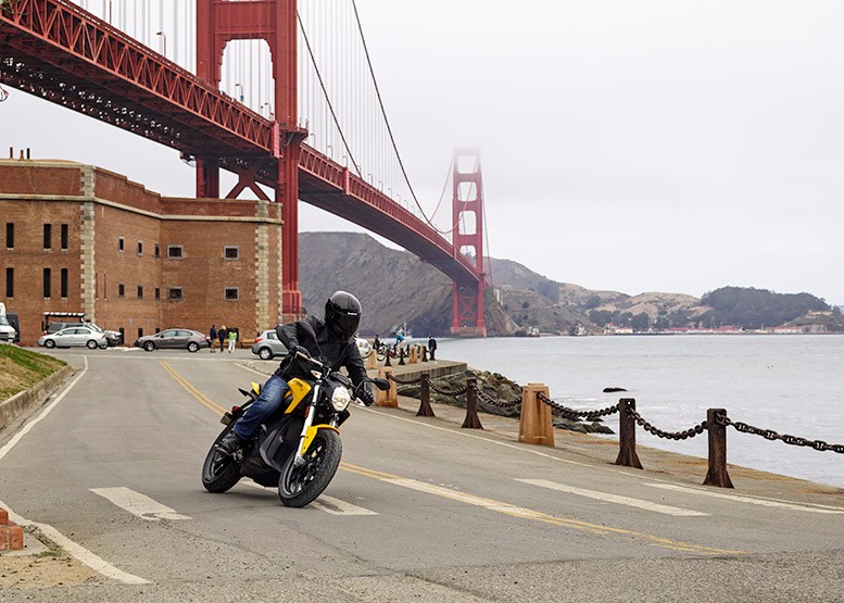 骑手电玩: 2015 Zero S ZF9.4电动摩托车