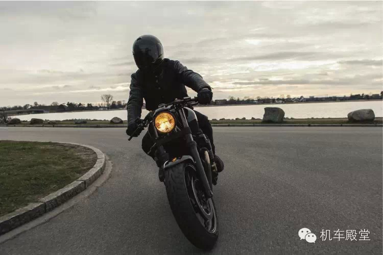 2015 Yamaha XJR1300 改装示范