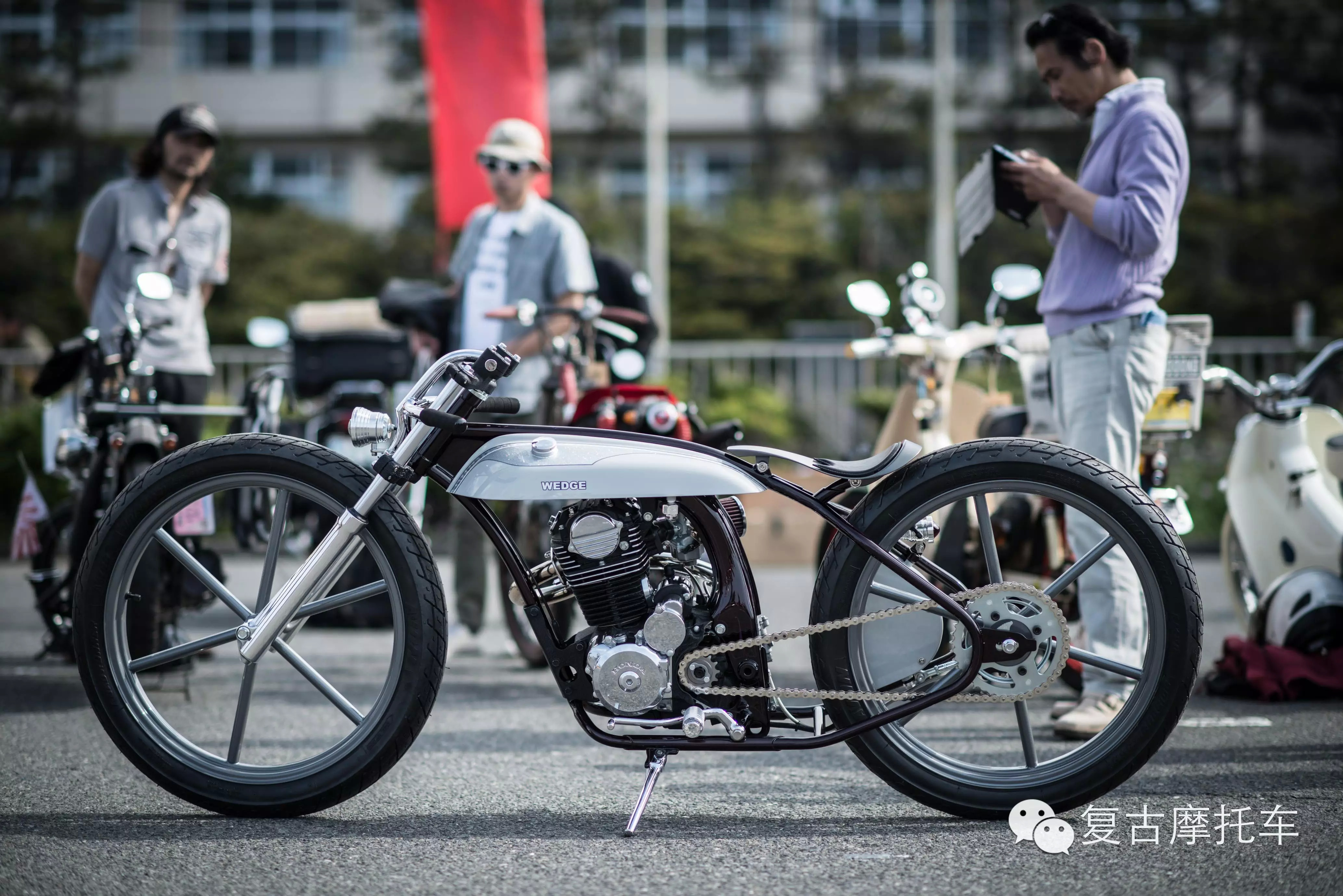 摩托车改装大赛 【DEUS BIKE BUILD OFF】东京赛区活动现场照片，强烈推荐！