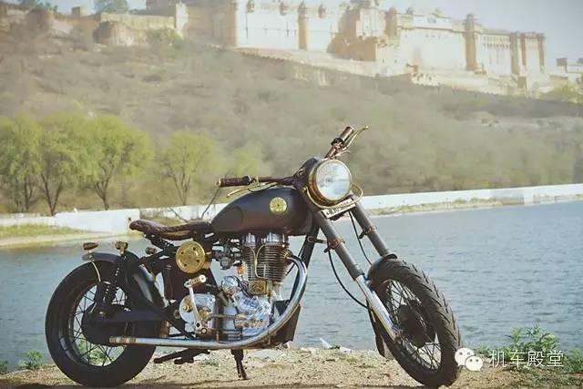 皇家英菲尔德 1983 印度风格